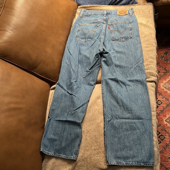 Levi’s High Waisted Straight Jean - Picture 3 of 3